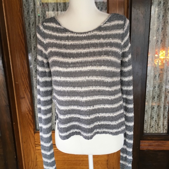 Hollister sweater gray white striped size Medium - Picture 2 of 8